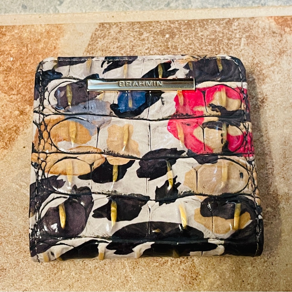 RARE FIND! Brahmin ADORE OMBRÉ Jane Wallet! - Picture 5 of 10